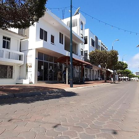 Historico Hostal Elizabeth Puerto Ayora  Buitenkant foto