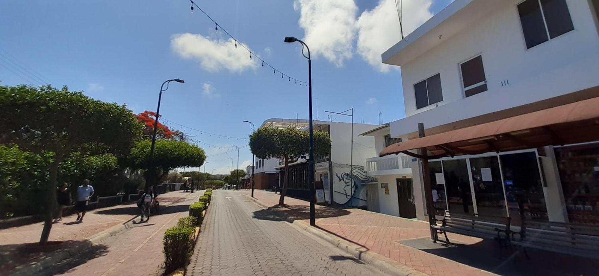 Historico Hostal Elizabeth Puerto Ayora  Buitenkant foto