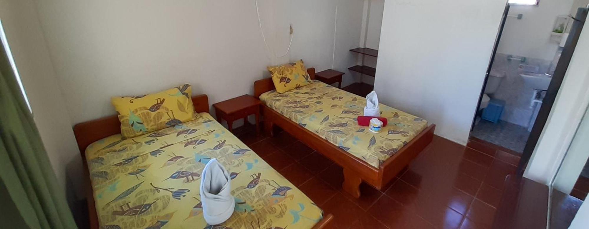 Historico Hostal Elizabeth Puerto Ayora  Buitenkant foto