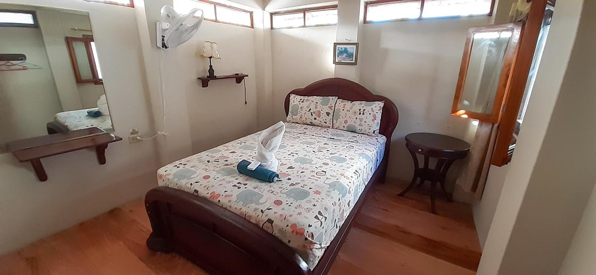 Historico Hostal Elizabeth Puerto Ayora  Buitenkant foto