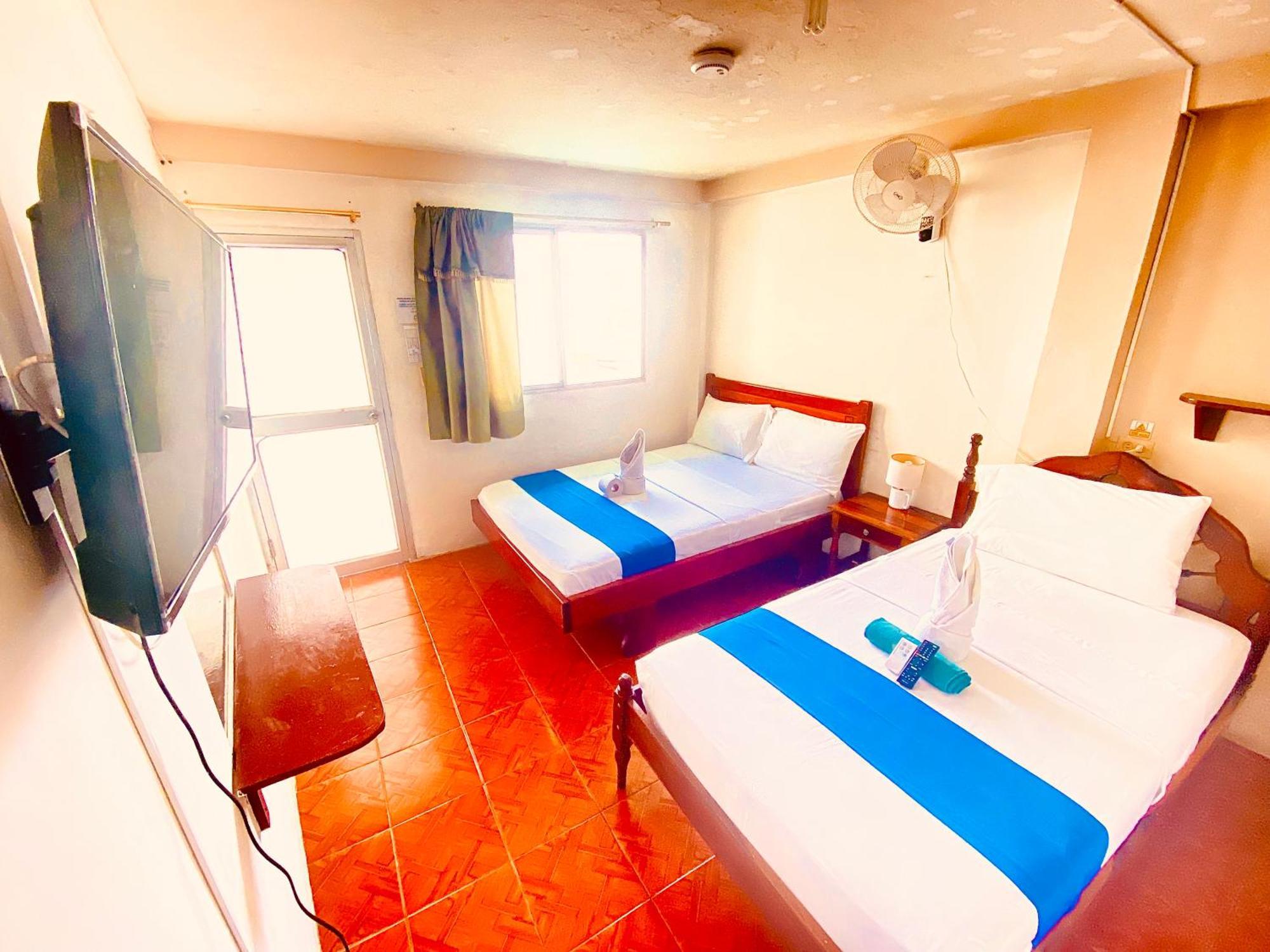Historico Hostal Elizabeth Puerto Ayora  Buitenkant foto